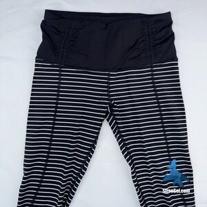 1076 lululemon Runday Crop First Release Run Tight – Size 4 – Black White